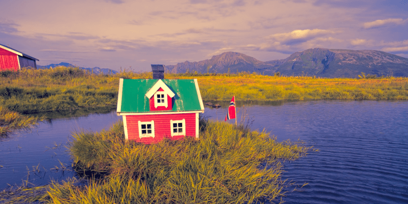 What Remote Teams Can Learn from the Tiny House Movement