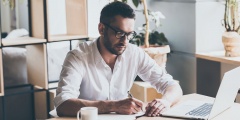 Remote job seeker applying for a remote job