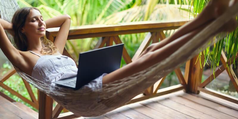 The Dos and Don’ts of Working Remotely While on Vacation